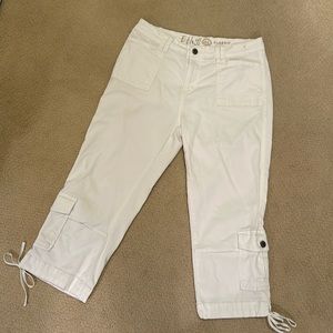 ETHYL white capri pants w/button down pockets sz 10 woman’s classic like new